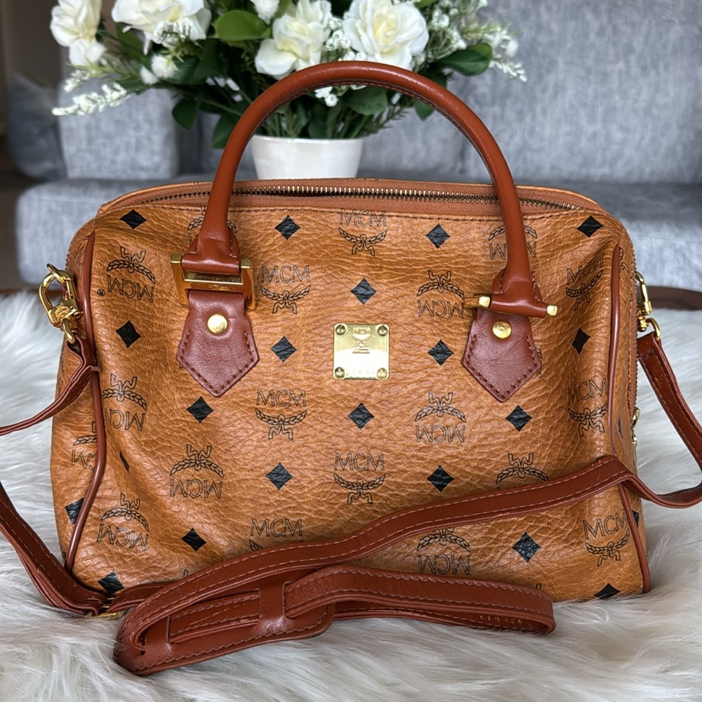 AUTHENTIC MCM